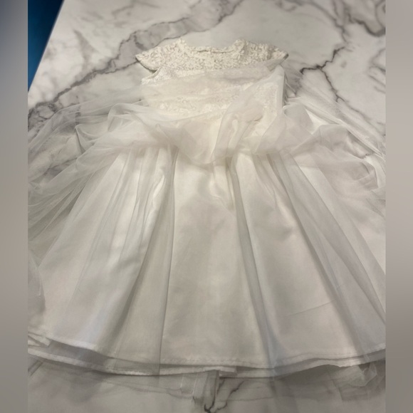 Girls size 10 flower girl or first communion dress made by Newberry - Picture 11 of 16